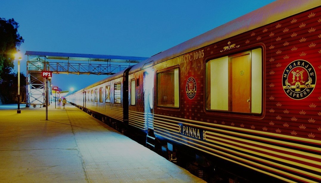 Indian Panorama Luxury Train Tour – Maharajas’ Express